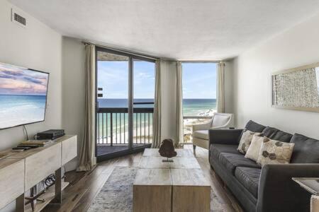 The Scallop By Brightwild-Beachfront Condo Дестин Екстериор снимка