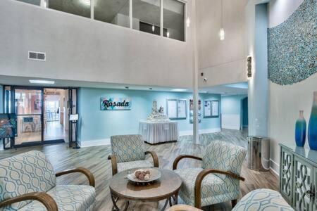 The Scallop By Brightwild-Beachfront Condo Дестин Екстериор снимка